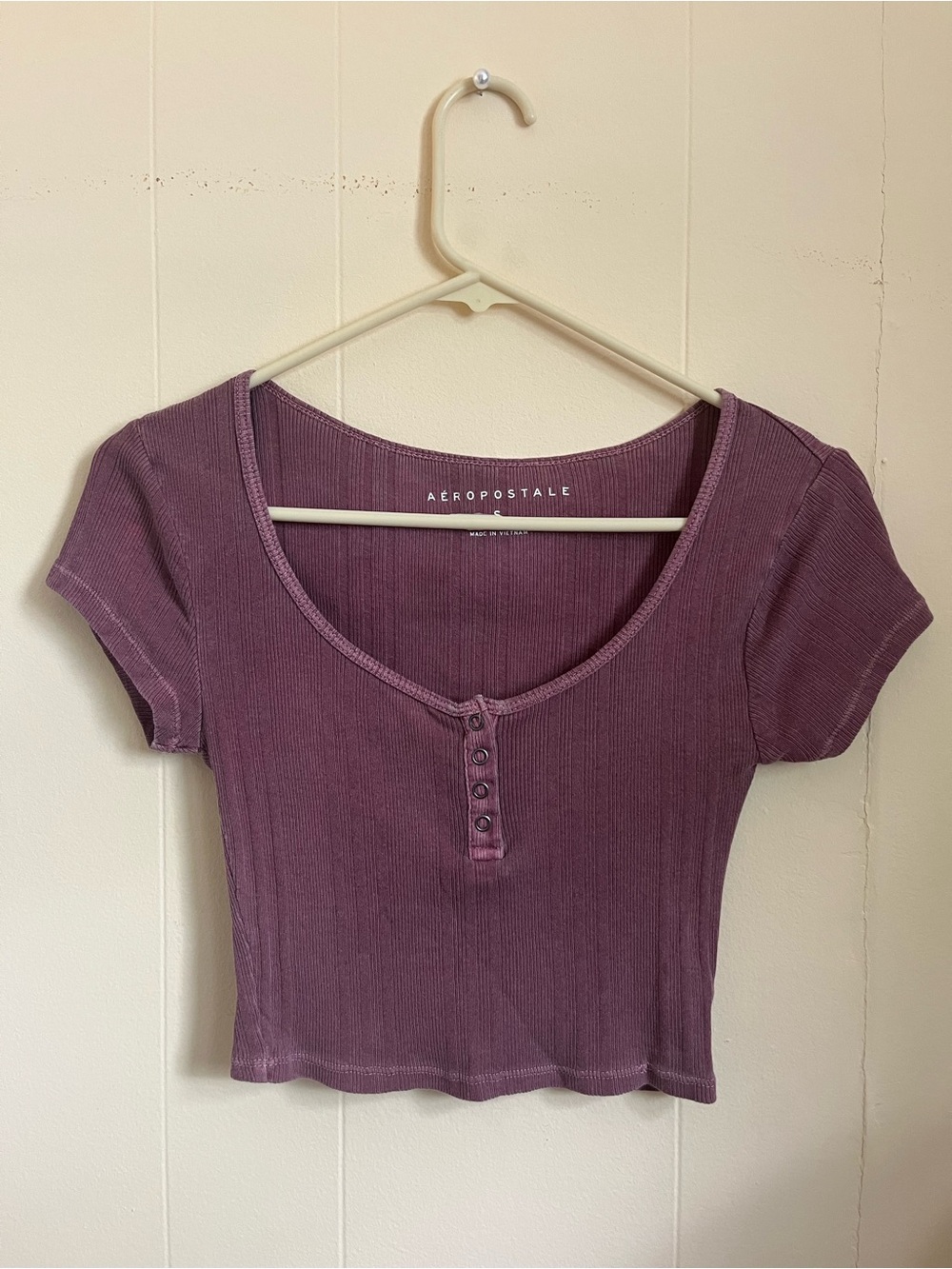 Aeropostale Mauve Ribbed Henley Short Sleeve Crop Top